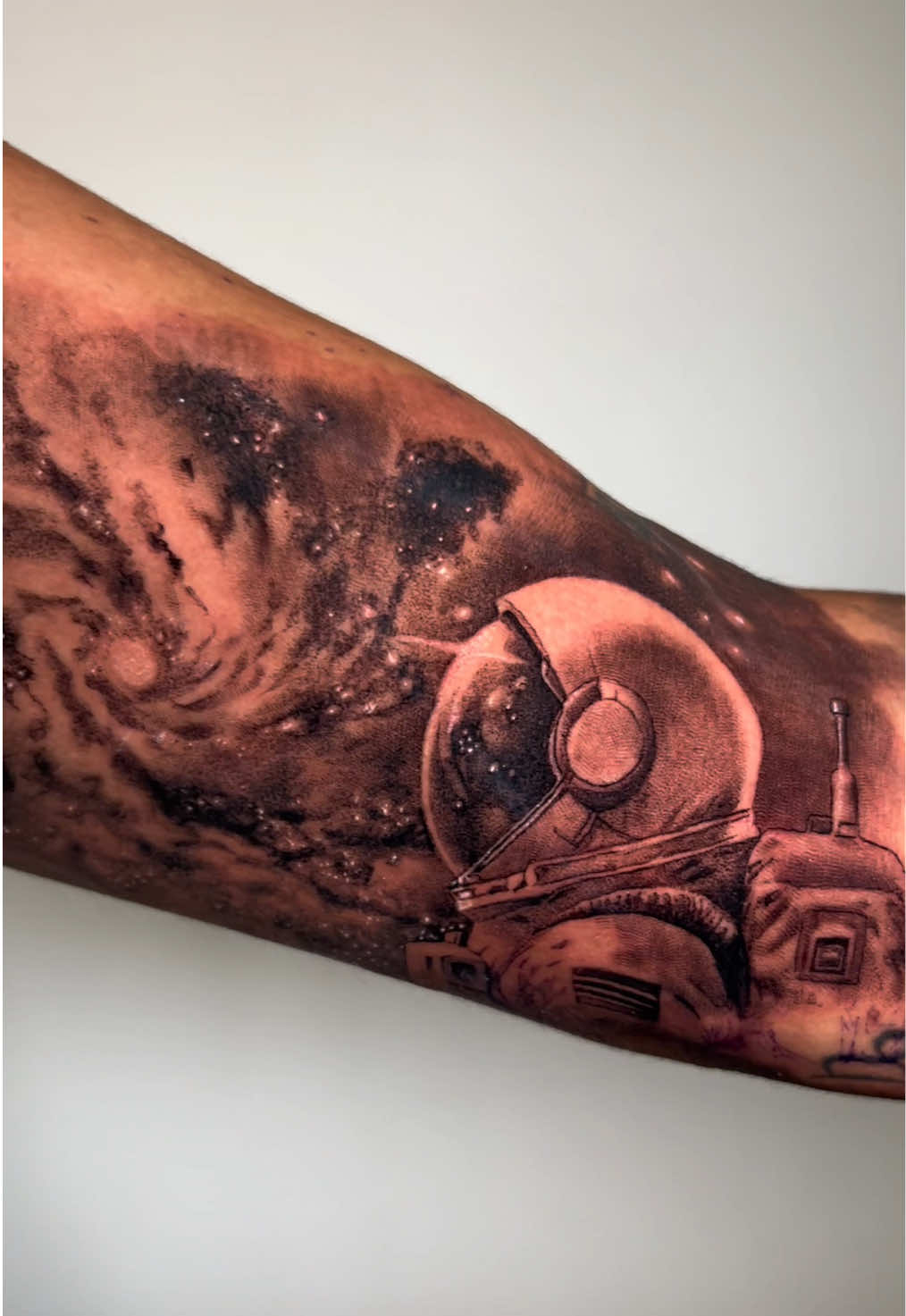 Astronaut tattoo🔥 want one? Text 4808755969 🙏🏾 . . #spacetattoo #tattooart #tattooideas #astronauttattoo 