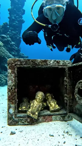 Under water finds no one believe #mystry #treasurefinds #ocean 