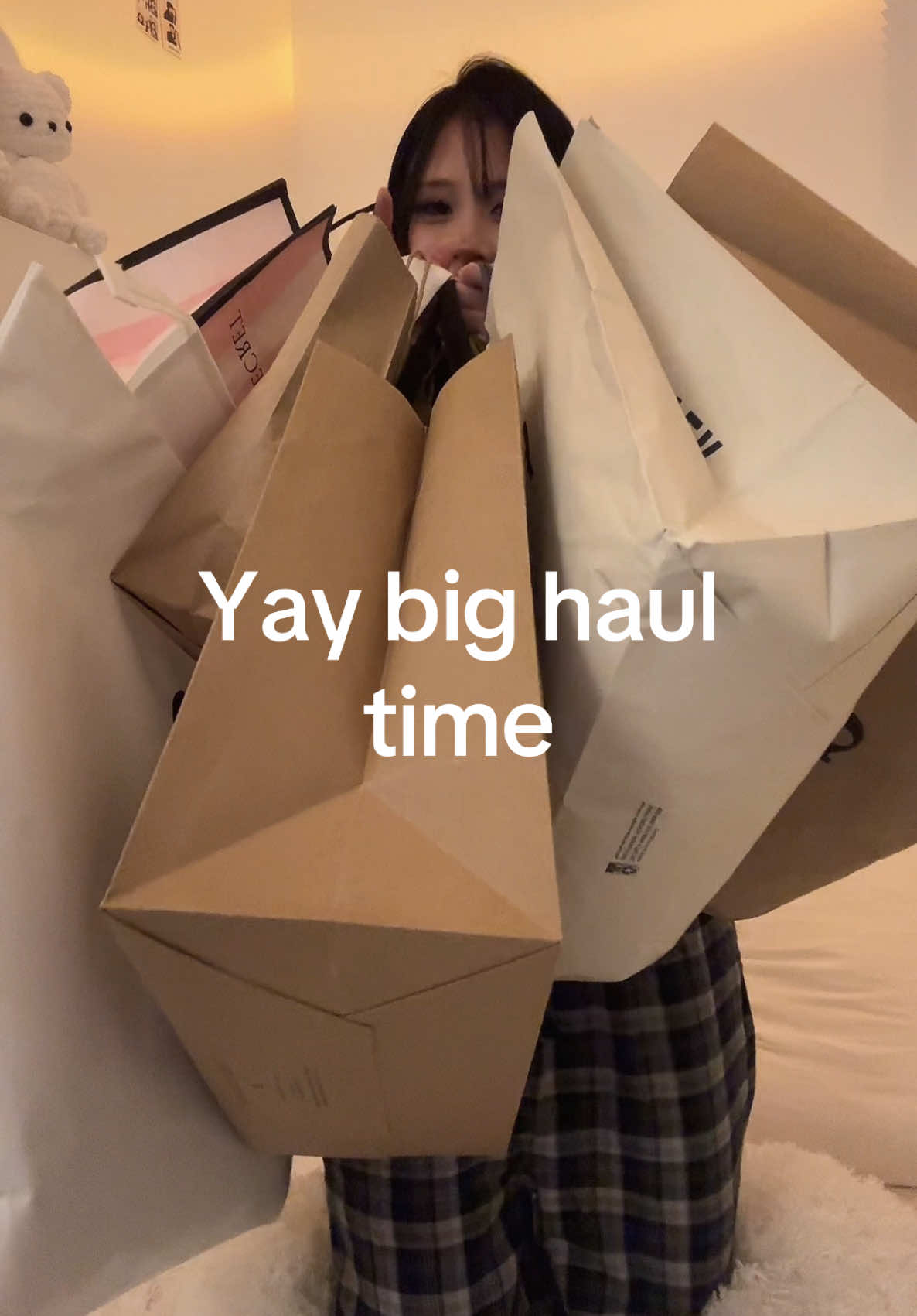 Idk who’s gonna watch the whole thing but here’s my shopping haul😛 #shoppinghaul#aritzia#hollister#garage#ugg#victoriassecret#gap#poloralphlauren 