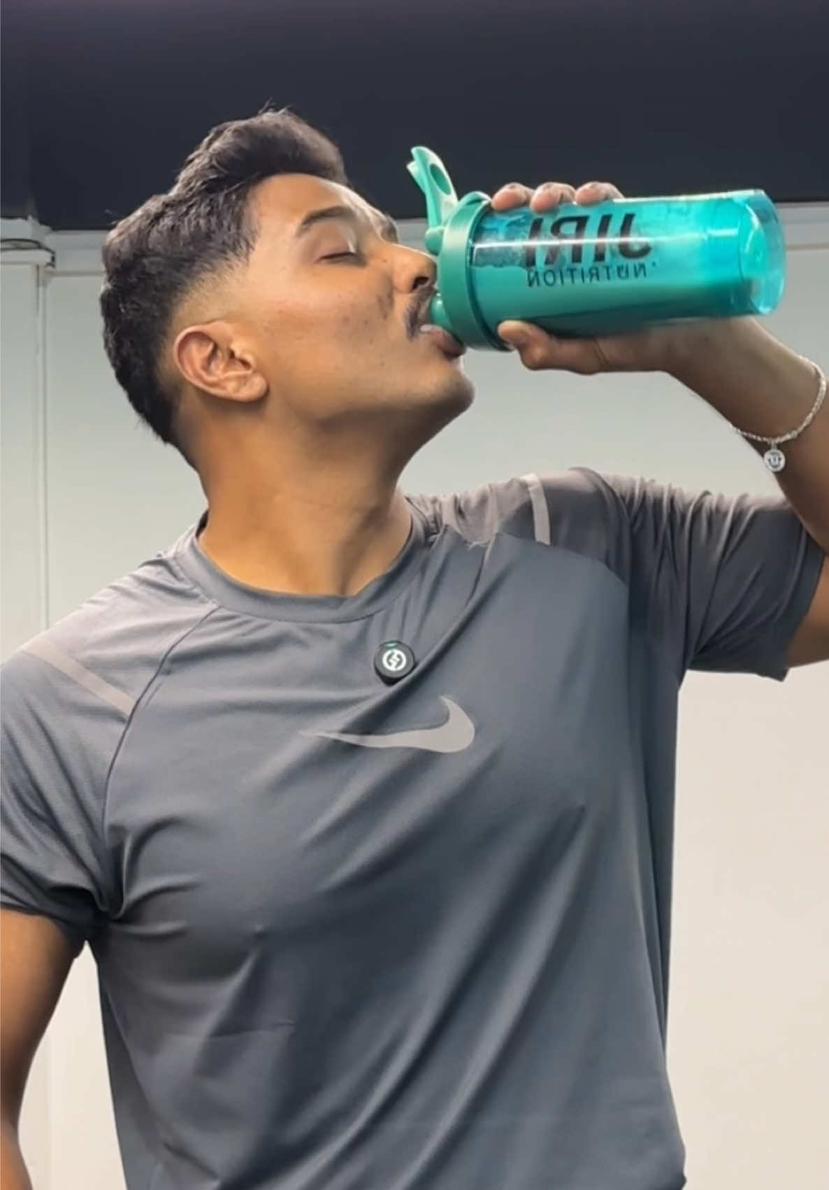 Completing protein intake is very important while you workout. And i choose whey from @JIRI . Made in Nepal 🇳🇵 . . #draniket #gym #gymrat #whey #giri 