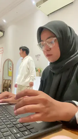 Nanti kita rayakan perjalanan yang darderdor ini #fyp #skripsi 