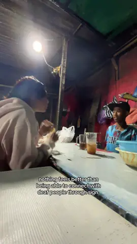 love how I can actually talk to deaf people now 😭 #signlanguage 