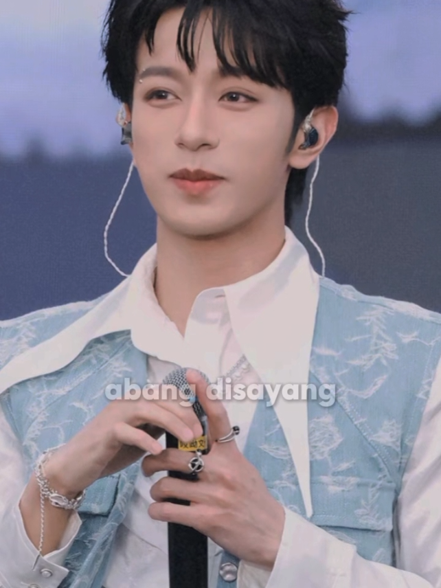 kalian pikir siapa yang rela ngirit buat diri sendiri tapi jor-jor'an buat ayang😄😄 Siapa yang akan buatin kopi tiap pagi kalo bukan si mommy???? #Desire4 #JiangLi #SeekyLi #LiPeiEn 