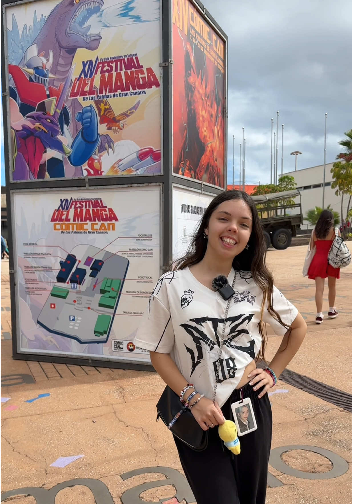 No Es Publi ⭐️FESTIVAL MANGA 2025 Part1 🤩 tienes que pasarte por @chickawaiishop y Mgarszart y muchos puestos más no te pierdes la segunda parte sobre todo si quieres ver Kpop  😉#festivalmanga #comic #manga #grancanaria 