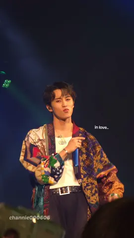 this fancam got me soooo...... cr on vid #concert #nct127 #nctdream #nct #fyp #fine #marknct #marklee #mark #onyourmark #hdfancam #hd 