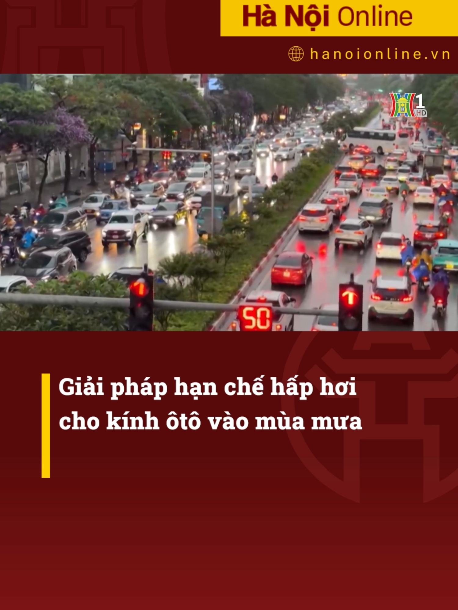 Hà Nội đang trong những ngày mưa, hiện tượng nồm ẩm bất thường đã xuất hiện, thời tiết này thường khiến nước đọng dày đặc trên kính chắn gió, gương chiếu hậu của ô tô. Tình trạng này không chỉ làm mờ, giảm tầm nhìn mà còn gây khó khăn cho các tài xế trong nhiều tình huống khẩn cấp.  #daihanoi #hanoionline #tintuc