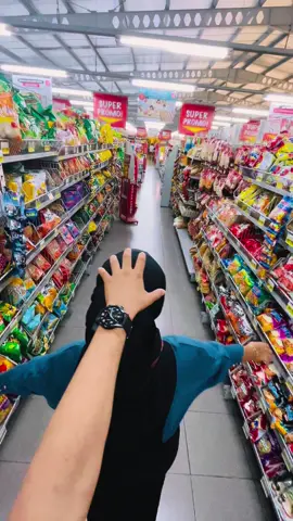 Baru kali ini ikutan trend Wedding #trendpegangkepala #fyp #trendwedding #dctiktok #FYPシ 