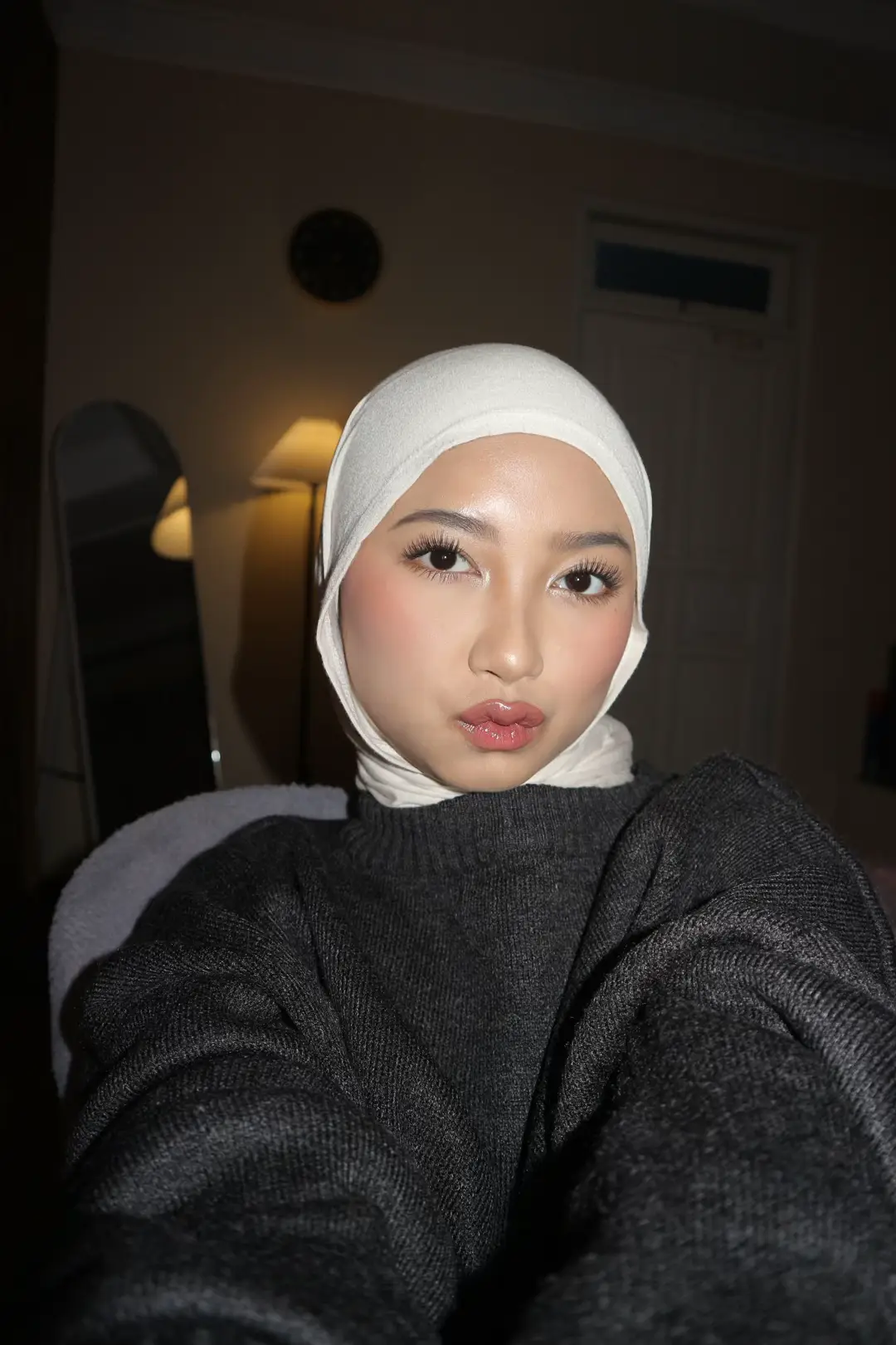 udh di titik cape makeup bold lol