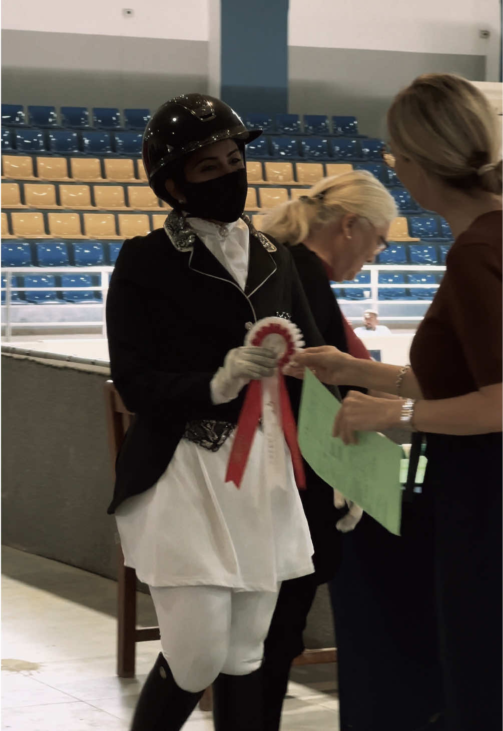 الشيخه شمه بنت حمدان بن راشد آل مكتوم في بطولة الترويض في نادي الشارقة للفروسية  ‏#horses #ridingschool #horseriding #equestrains #training                 