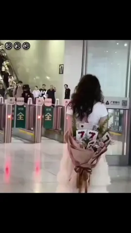 #တစ်ကယ်ချစ်တဲ့လူက နီးရာလူနဲ့ မချစ်ဘူး ချစ်တဲ့လူနဲ့ပဲ နီးအောင်လုပ်တယ်။☺