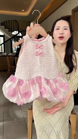 Váy  xinh sang lắm #thoitrangtreem #memykytinh #vaythietke #vaycongchua #vaybegai 