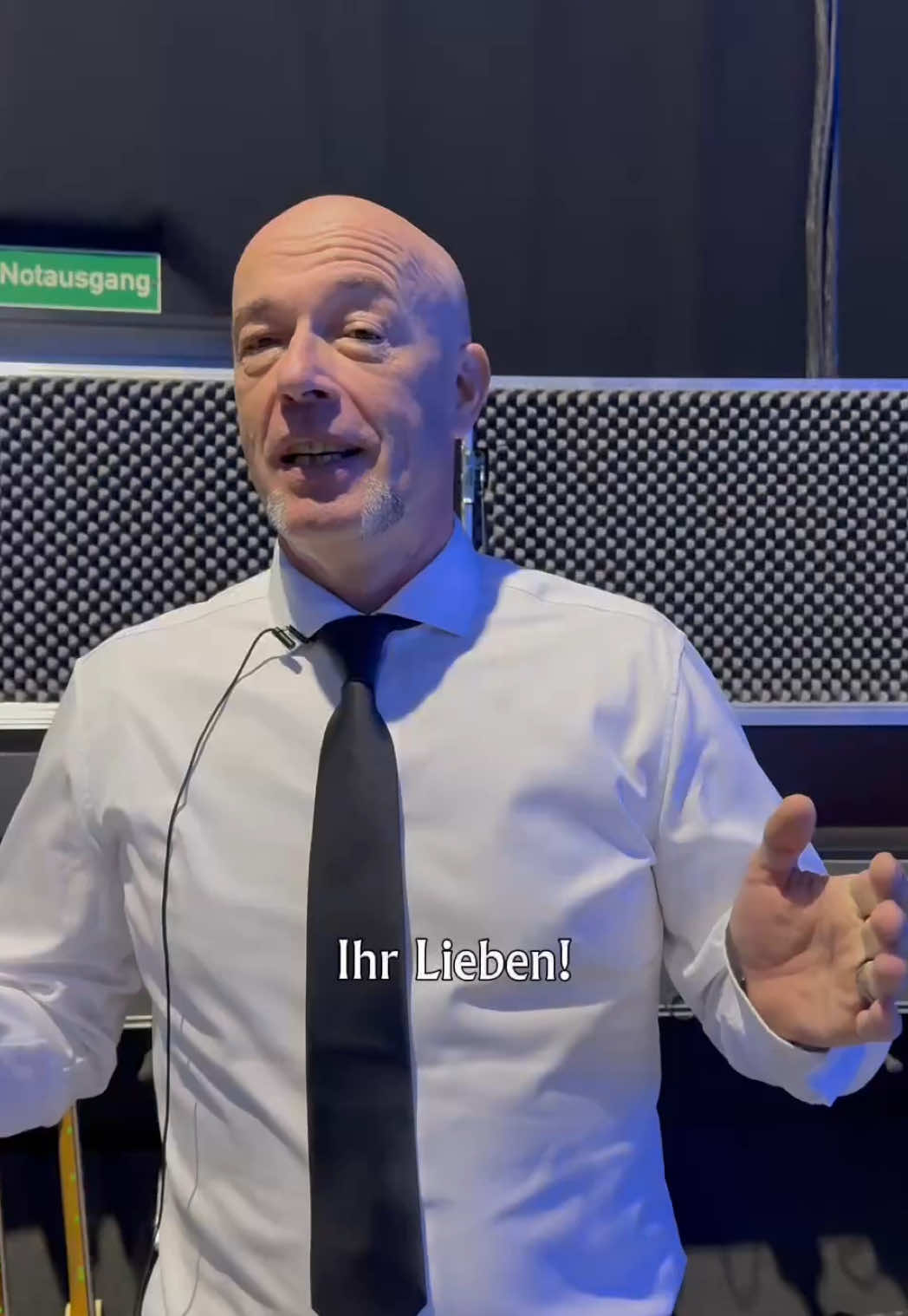 Nur noch wenige Tage bis zum ersten UNHEILIG Comeback Konzert in Leipzig.  In den letzten Tagen gab es bei den musikalischen Tourproben viele tolle Wiedersehens-Momente mit der unheiligen Live Crew, der Band und ihren Familien.  Wir freuen uns auf die kommenden Konzerte mit euch allen. Wer ist auf der Tour dabei? #unheilig #dergraf #wunderschön #tour 