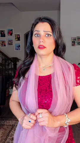 Guruji Bata Rahe Ho Ki Dara Rahe Ho 🥺 #anirudhacharyajimaharaj #funnyvideos #expression #foryou 