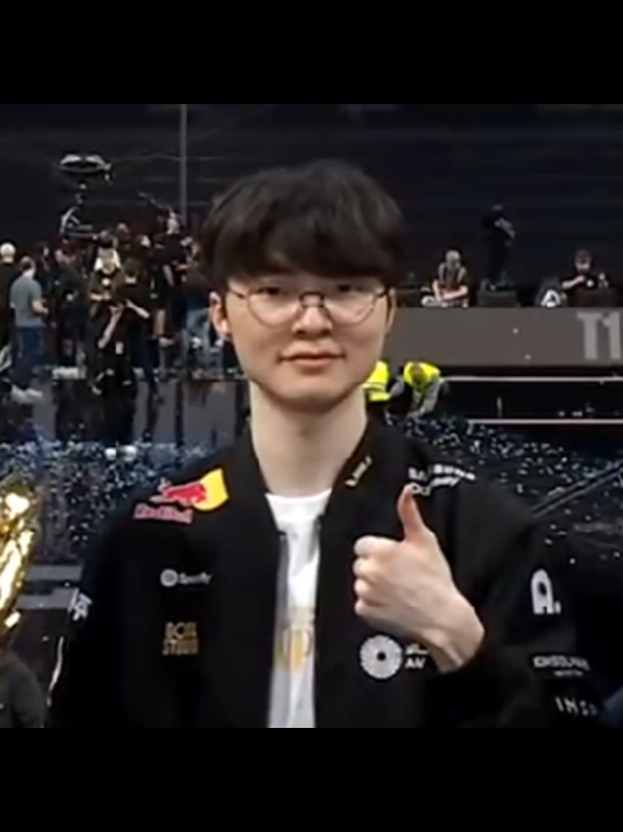 Faker và chiếc cúp thứ 6 của anh ấy🫰 #faker #t1 #t1faker #t1win 