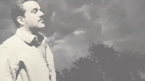 مني شيريد الدهر يـُمه؟! 💔 #قصائد #باسم_الكربلائي #باسم_الكربلائي_رادود_ما_له_مثيل #foryou #قصائد_حسينيه 