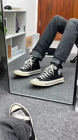 Masuk di segala outfit mu 🥶 #sepatusneakers #localbrand #sepatumurah #sepatupria 