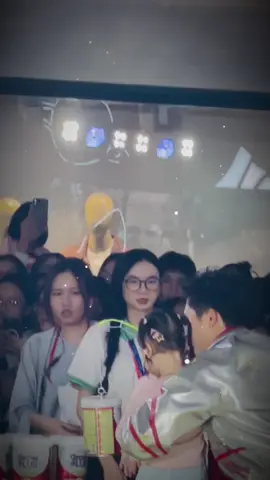 Voi ảnh mê em bé lắm luonn.Chắc ảnh mắc làm ba dữ rồi#anhtuvoi #nguyenanhtu #voibandon 