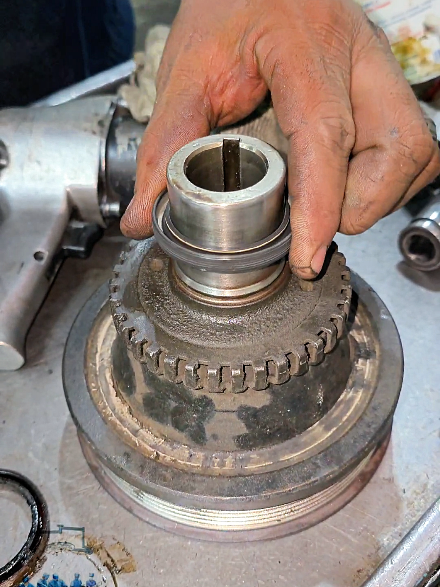 Ford Expedition Engine oil Seal #auto #mechanic 