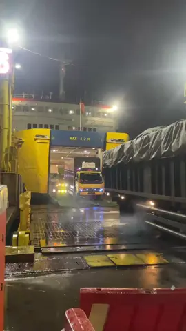 Selat Sunda sedang tidak baik-baik saja🌊🌊 #asdpmerak #cilegon #bmkg 