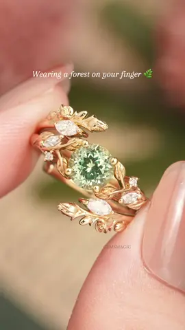 20% OFF this Black Friday! Tap the link in bio 💫 #gemsmagic #leafring #blackfridaydeals #natureinspired #engagementring 