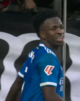 Andrei Ratiu celebrated this tackle on Vinícius Jr. 😂 #LALIGA #realmadrid #vinijr  #futbol #football 