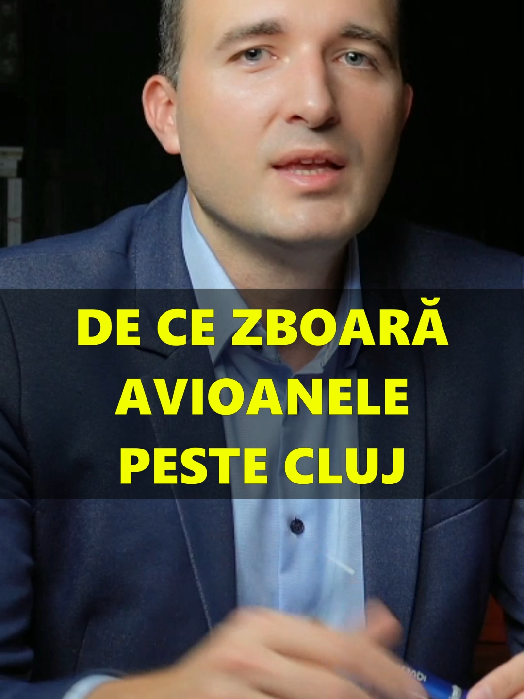 De ce uneori avioanele zboară peste oraș, în loc să circule peste Apahida? Ne răspunde Sorin Costaș, Head of Marketing la aeroport. #cluj #clujnapoca #apahida #avioane #zboruri #aeroport #aeroportulcluj #decolare #aterizare #sorincostas