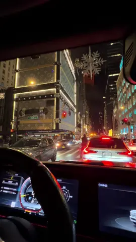 The start of Christmas in NYC in the Gwagon 🌃🎄#manhattan #gwagon #Lifestyle #christmas #winter