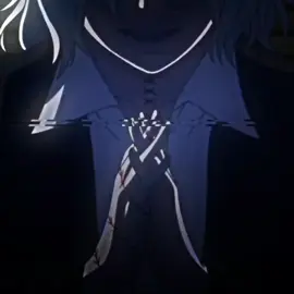 #tokyoghoul #edit #suzuyajuuzou #tokyoghouledit #fyp  Джузо Сузуя (鈴すず屋や 什じゅ造ぞう, Suzuya Jūzō) — талантливый следователь по гулям особого класса. В прошлом был известен как Рей Сузуя (鈴屋 玲, Suzuya Rei). Партнёром и наставником Джузо был Юкинори Шинохара; позднее Сузуя становится командиром собственного отряда. В «Tokyo Ghoul:re» Джузо, носящий звание кандидата в особый класс, работает в 13-ом районе. Его отряд в сотрудничестве с отрядом Мадо занимался расследованием дела Щелкунчика и принимал участие в операции по зачистке аукциона, после которой Сузуя и члены его отряда были повышены в звании. Джузо — молодой юноша, обладающий андрогинной внешностью, отчего его при первой встрече зачастую принимают за девушку. На его теле большое количество швов, однако они выполняют не практичную, а декоративную функцию: Джузо утверждает, что нательному шитью его научил друг. Его чёлку фиксируют красные заколки, расположение которых напоминает римское число XIII, а зрачки Сузуи зачастую расширены, что придаёт его взгляду пугающий вид. Имеет белые волосы, которые либо покрашены либо, что вероятнее, приобрели этот цвет в следствии пыточных 