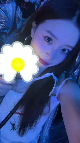 +1 VIP đã được gặp a Longggg  #ubermenschworldtour #gdragon #kwonjiyong 