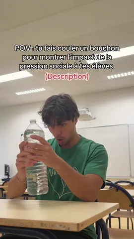 Dans la suite du cours sur le harcèlement scolaire, j’ai présenté aux élèves une petite expérience pour illustrer l’influence du groupe. Il arrive souvent, à un âge où les relations sociales sont essentielles, qu’un élève adopte le comportement d’un groupe simplement pour se faire accepter. Une petite blague, une taquinerie pour faire rire les autres… On se dit parfois que, si tout le monde le fait, ce n’est pas bien grave. Et pourtant, ces gestes en apparence anodins peuvent alimenter une souffrance bien plus profonde qu’on ne l’imagine. L’objectif n’est pas de pointer du doigt, mais de sensibiliser, d’amener à prendre du recul sur ses paroles et ses actions, ainsi que sur leurs conséquences. #enseignant #prof #ecole #eleves #college 