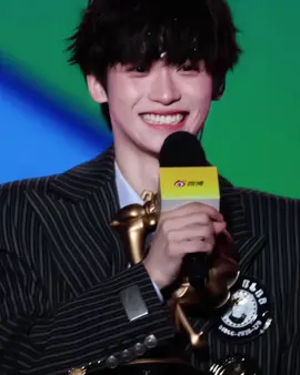 his smile brighten the whole world. #ziyu 