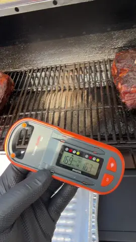 Smoked Butts North Carolina Style #fyp #snowdirt #sundaydinner 