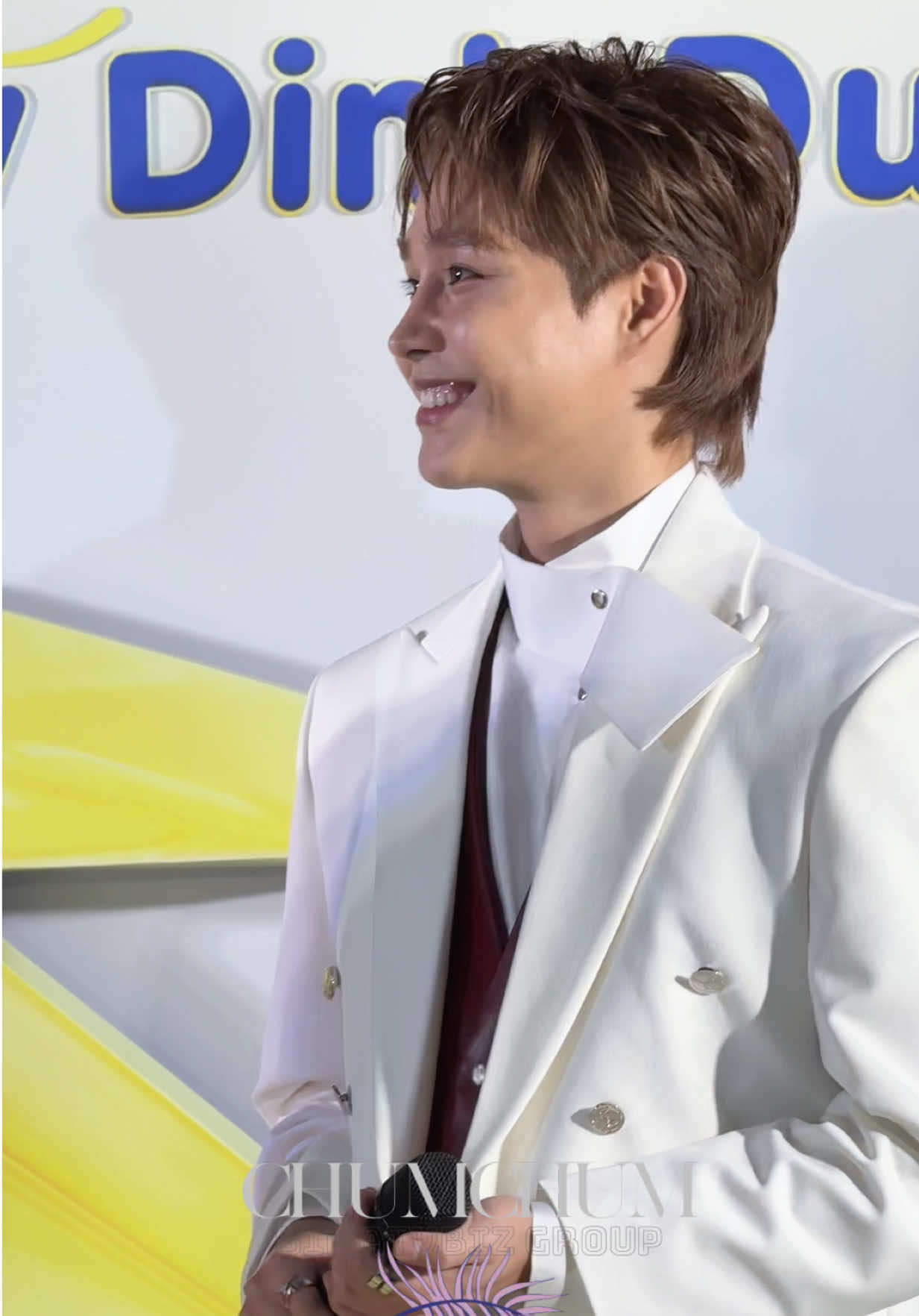 Hình ảnh cái chợ cạnh cái chùa khi anh trai Tăng Duy Tân không thể dô miếng chung với đan anh trai bên này #NutifoodGrowPLUS #Ngayhoivechuyenlon  #NutifoodGrowPLUStangcan #SuyDinhDuong #NutifoodGrowPLUSbychumchum