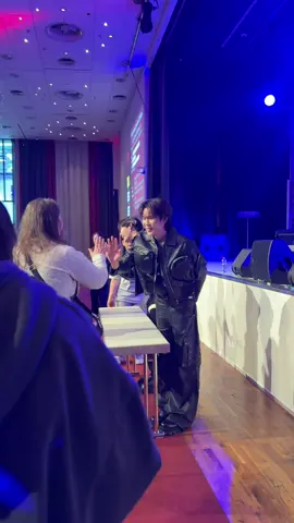 tell me what perfume they use, it smells really good😍 #bounprem #1stfmbounpreminberlin #gmmtvofficial #paody 