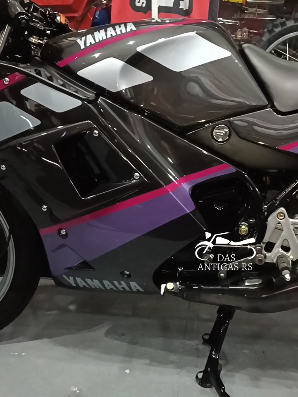 Yamaha RD 350 ano 1993/93 apenas 300 unidades fabricadas, o último ano das RD. 