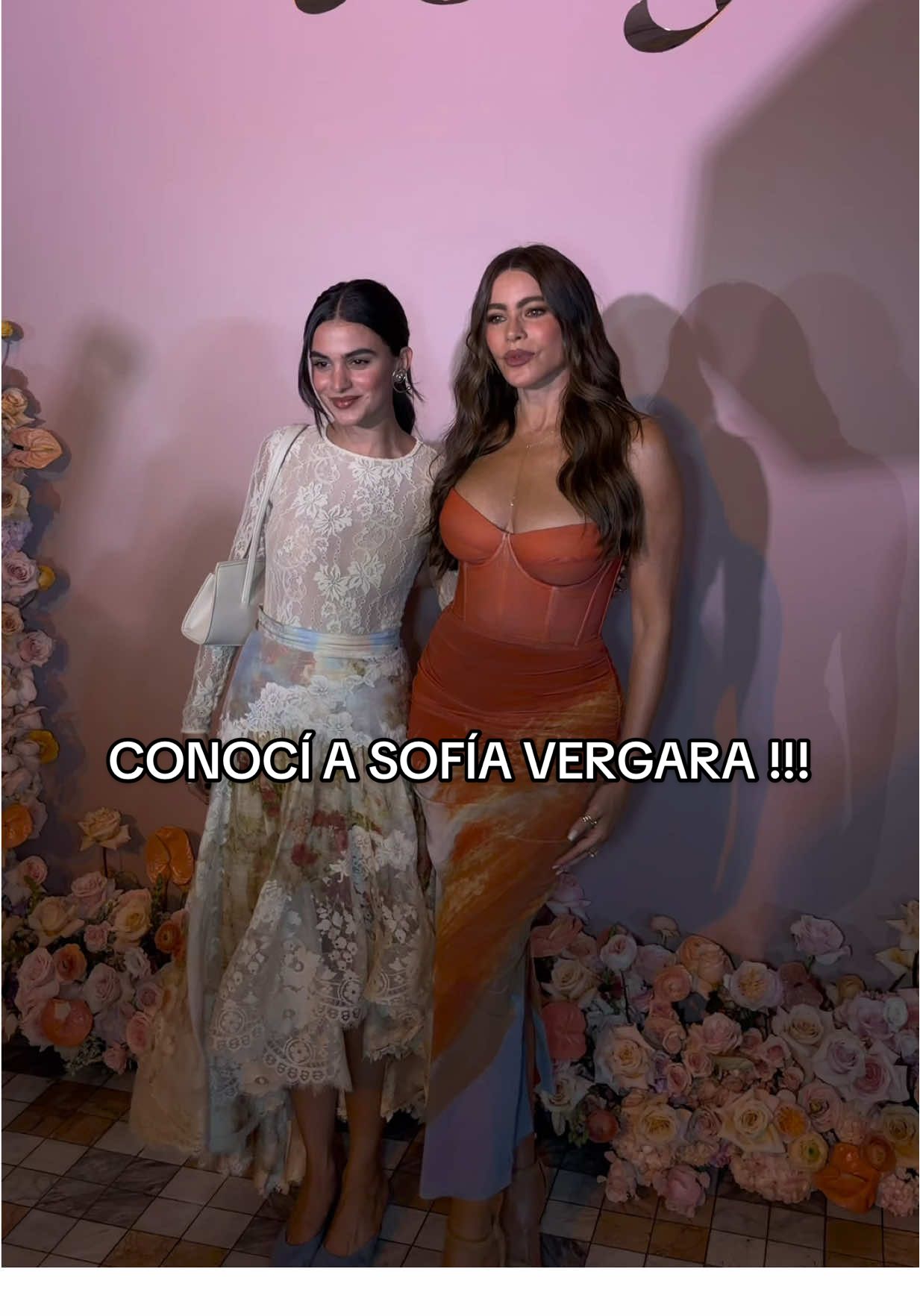 sigo en shock con la belleza de esta mujer!! obsessed with her and with @totybeauty 🤍😮‍💨 #sofiavergara #laamo #totybeauty 