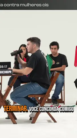 Defesa materna e violência #DefesaFamiliar #ViolenciaTrans #BanheirosPublicos #ProtecaoMulheres #ConfusaoGenero