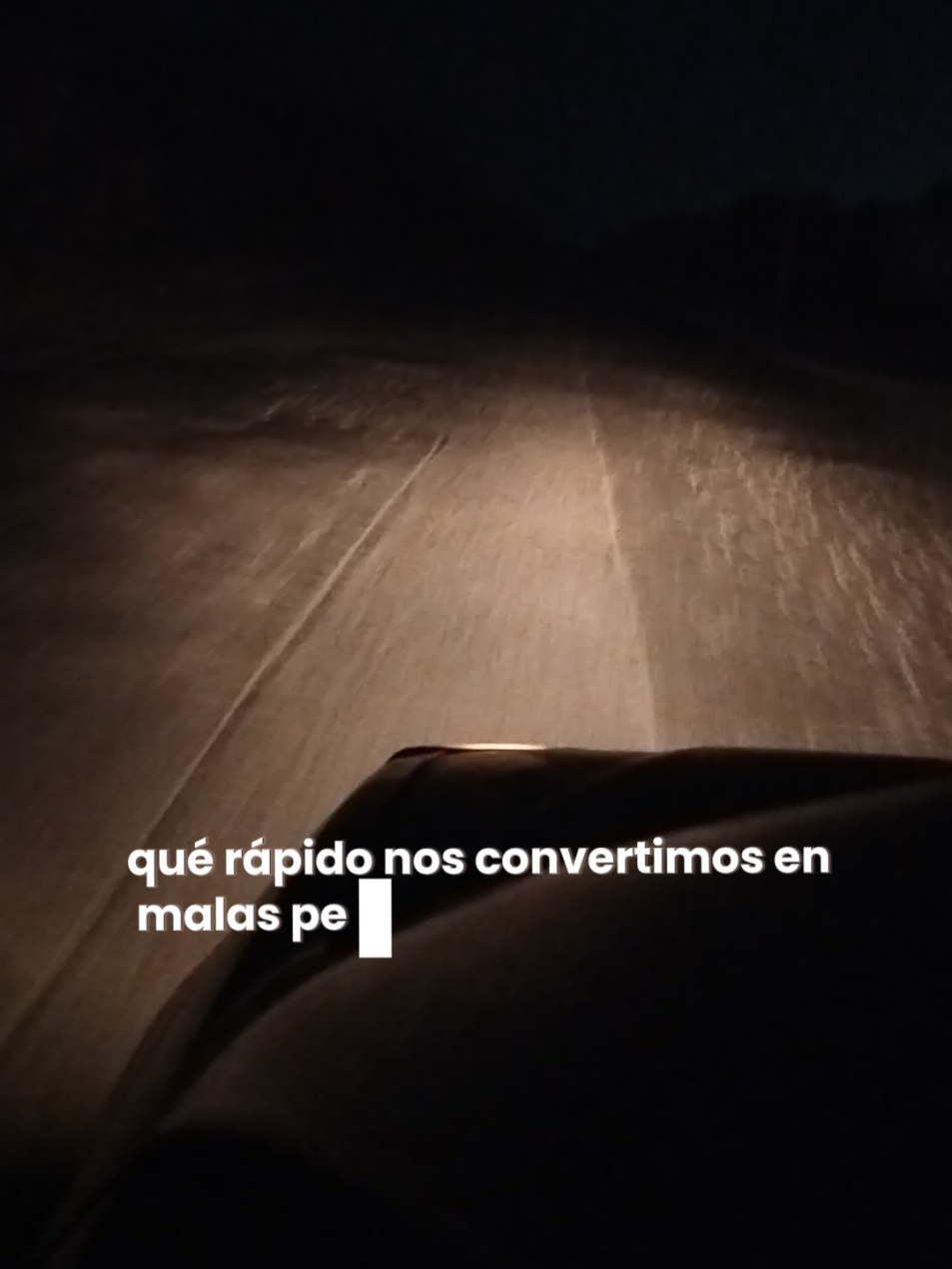 que rápido nos convertimos en m4l4s personas ,cuando no nos dejamos tratar como se les da la gana ... #laverdad #reflexion #seteniaquedecir 