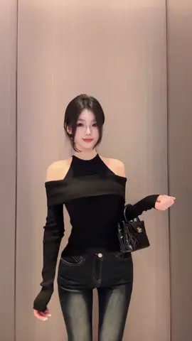 เสื้อไหมพรมแขนยาวดีไซน์สวยหรูต้องมีติดตู้แล้วน้า.!🤍🖤 #กดสั่งในตะกร้าได้เลยจ้า❤️🧺 