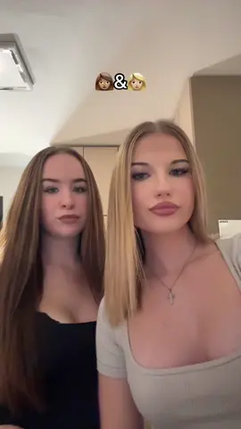 dou blondina a brunetta back💋💋❤️❤️👩🏼👩🏽 #fyp #xoxo #foryou #tiktok #trend 