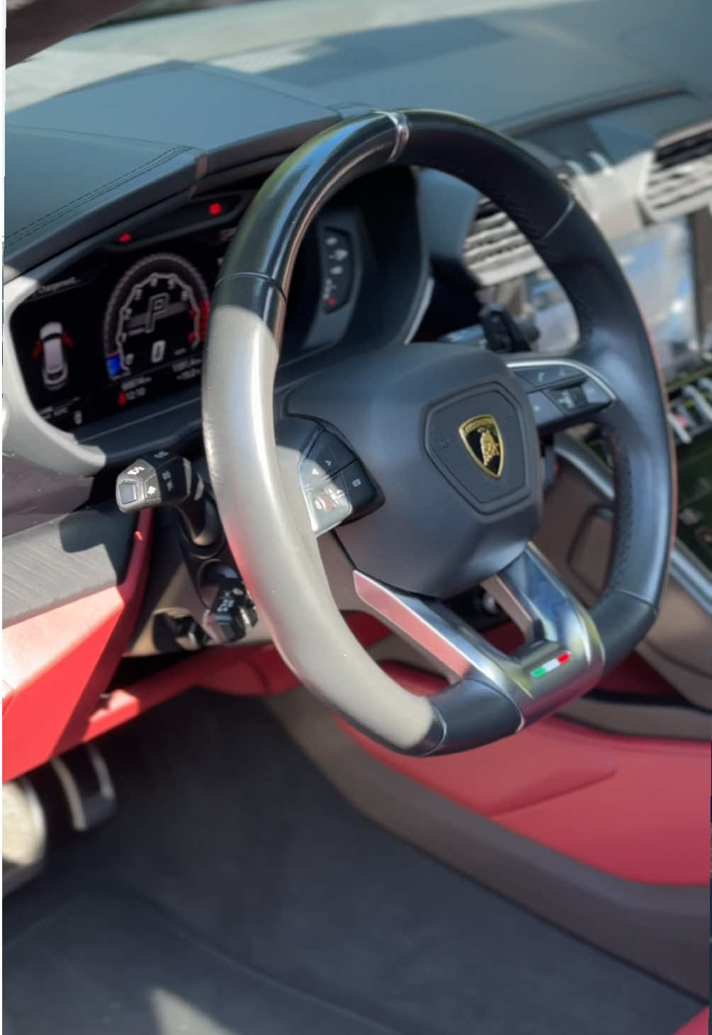 #autoexport #lamborghini #تونس🇹🇳ليبيا🇱🇾الجزائر🇩🇿المغرب🇲🇦 #france #شحن_الى_جميع_انحاء_العالم 