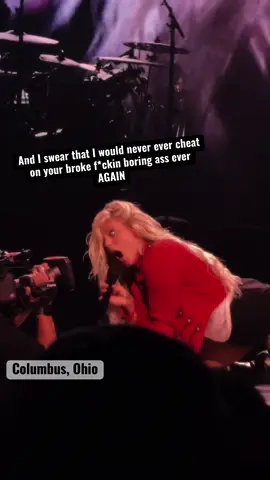 This was always one of my favorite parts of her show, so enjoy the compilation! We love a crashing-out queen. #reneerapp #biteme #bitemetour #youdlikethatwouldntyou #neverevercheatagain @reneé @youngexwives 