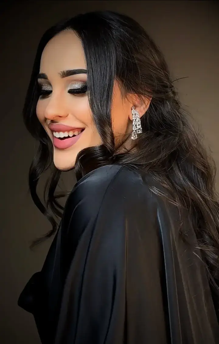 Улыбка – это счастье, которое ты найдешь прямо под носом. 😄🤍 #MadinaAknazarova #fyp #таджикистан🇹🇯 #khujand #tajikistan🇹🇯 