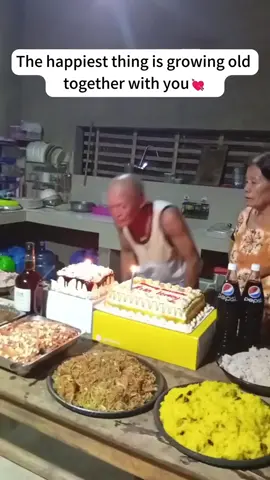 The happiest thing is growing old together with you💘🥰#oldcouple #oldpeopleinlove #usas  #loveyou #family