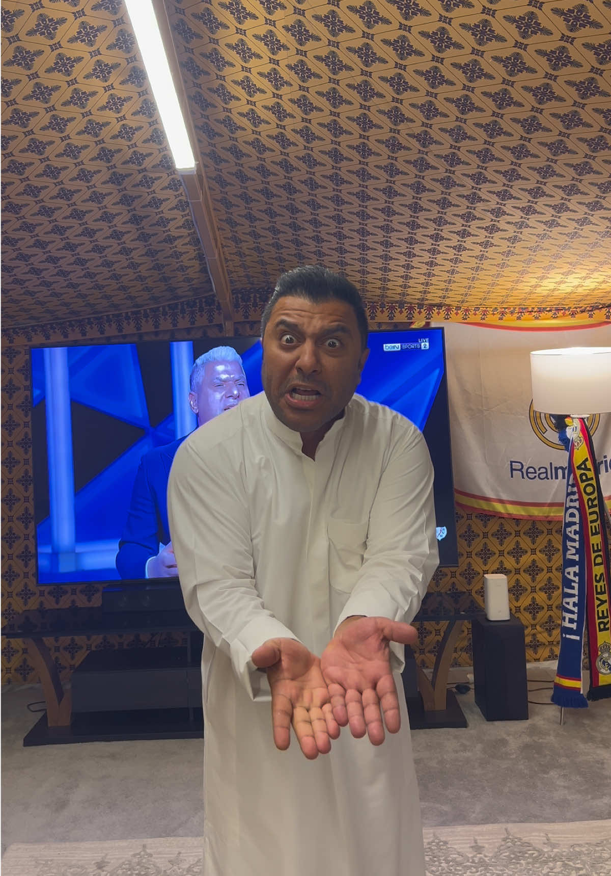 انشيلوتي لحد الآن موجود وفيني اناني لاعب مزاجي لوع جبدي وهلا مدريد👑#مرحبا_هوااا 