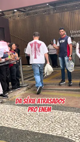 Da série atrasados do Enem 😂 #enem #enem2025 #atrasadosdoenem #fyyy #foryouu 