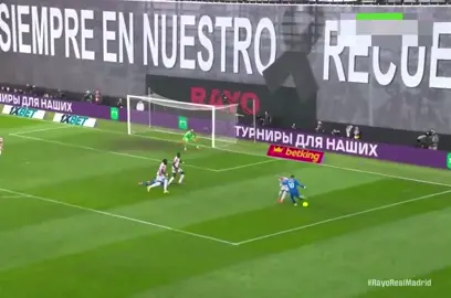 Beautiful run by Mbappe, that should have been given as a penalty.  #Mbappe #Dribble #KM10 #fyp 