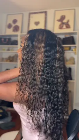 @AmandaHair Official loveeee a good curly unit 💕 #wig #wiginstall #TikTokShopBlackFriday #TikTokShopCyberMonday 