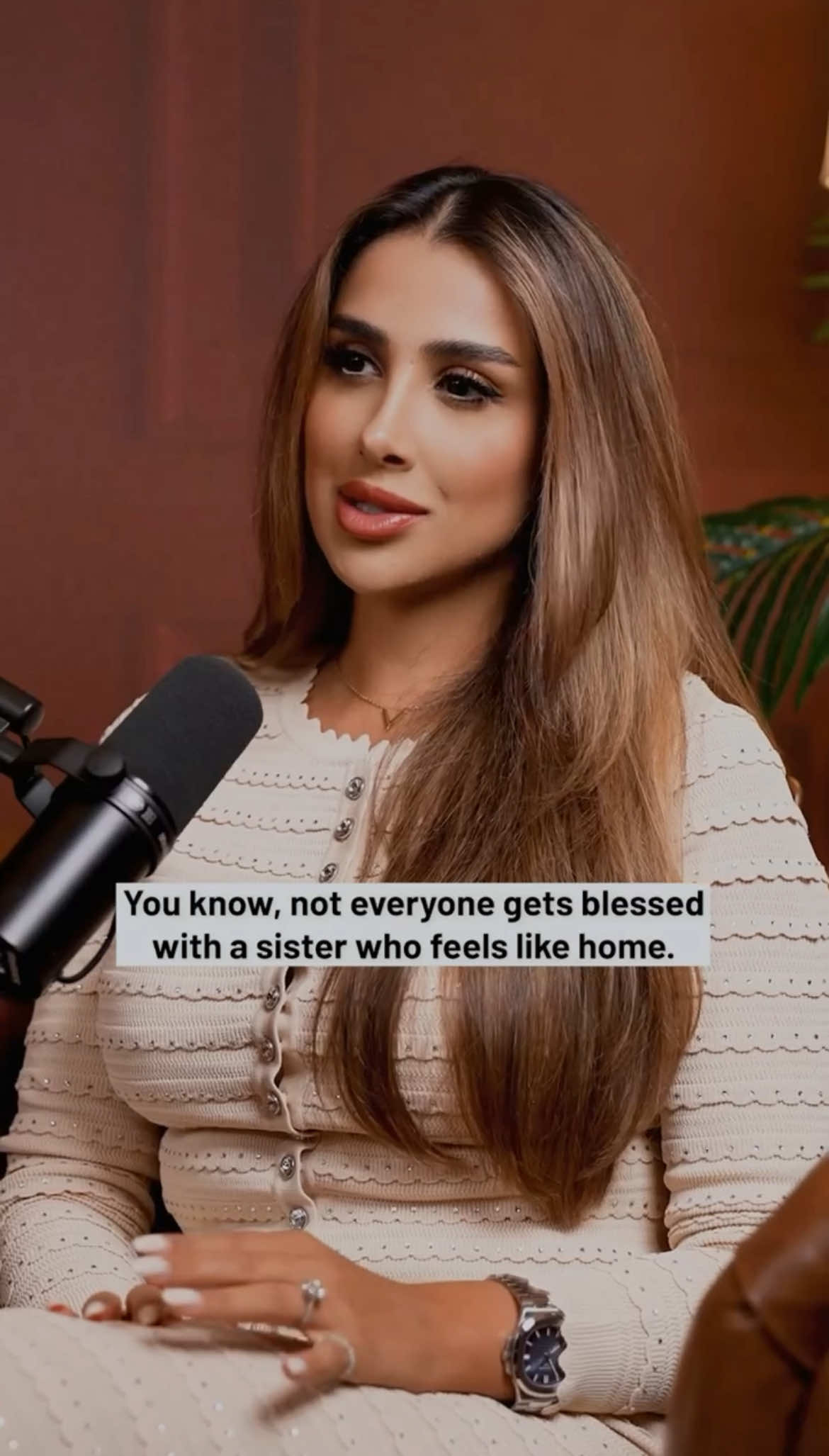 Wouldn't trade my sister for the whole world. 🤍 Tag your sister if you feel the same. 👇🏻 #honiakader #pourtoii #fyp #viral #sister 