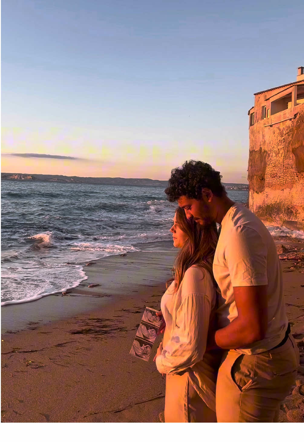 Après 8 ans d’amour à 2… Il est temps pour nous d’ouvrir un nouveau chapitre à 3 ✨🍼 #pregnant #annoncegrossesse #grossesse #CapCut 